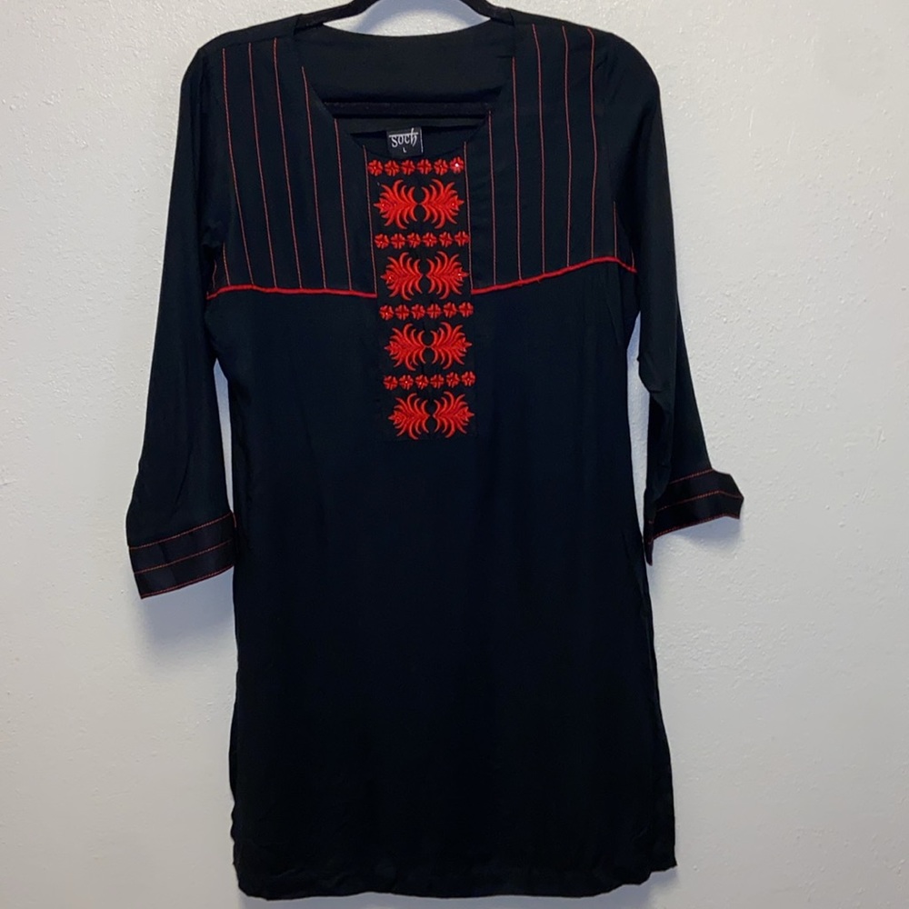 Soch Size Large Black Poinsettia Holiday Tunic: 5009